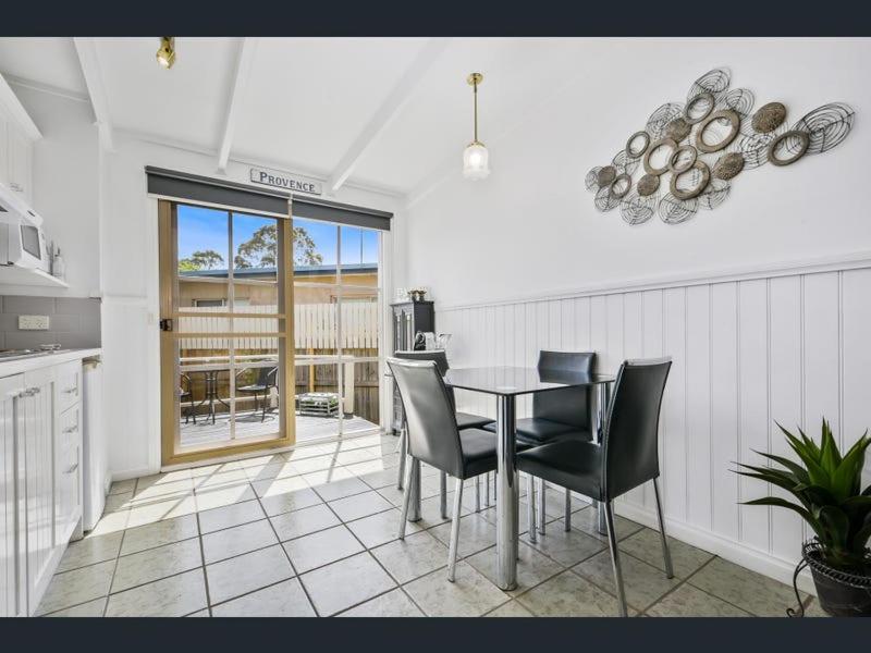 Creek Cottage Bed And Breakfast Traralgon Exteriör bild