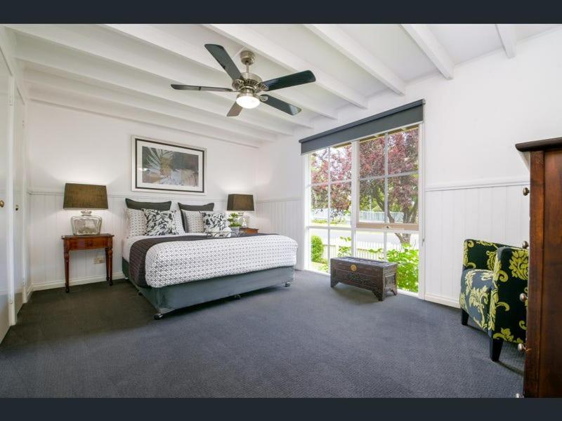 Creek Cottage Bed And Breakfast Traralgon Exteriör bild