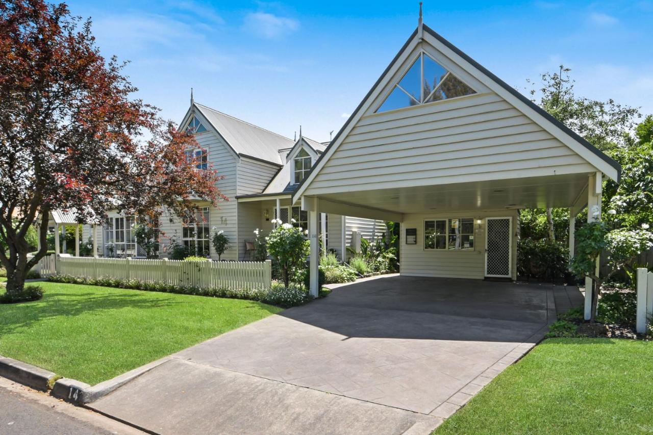 Creek Cottage Bed And Breakfast Traralgon Exteriör bild