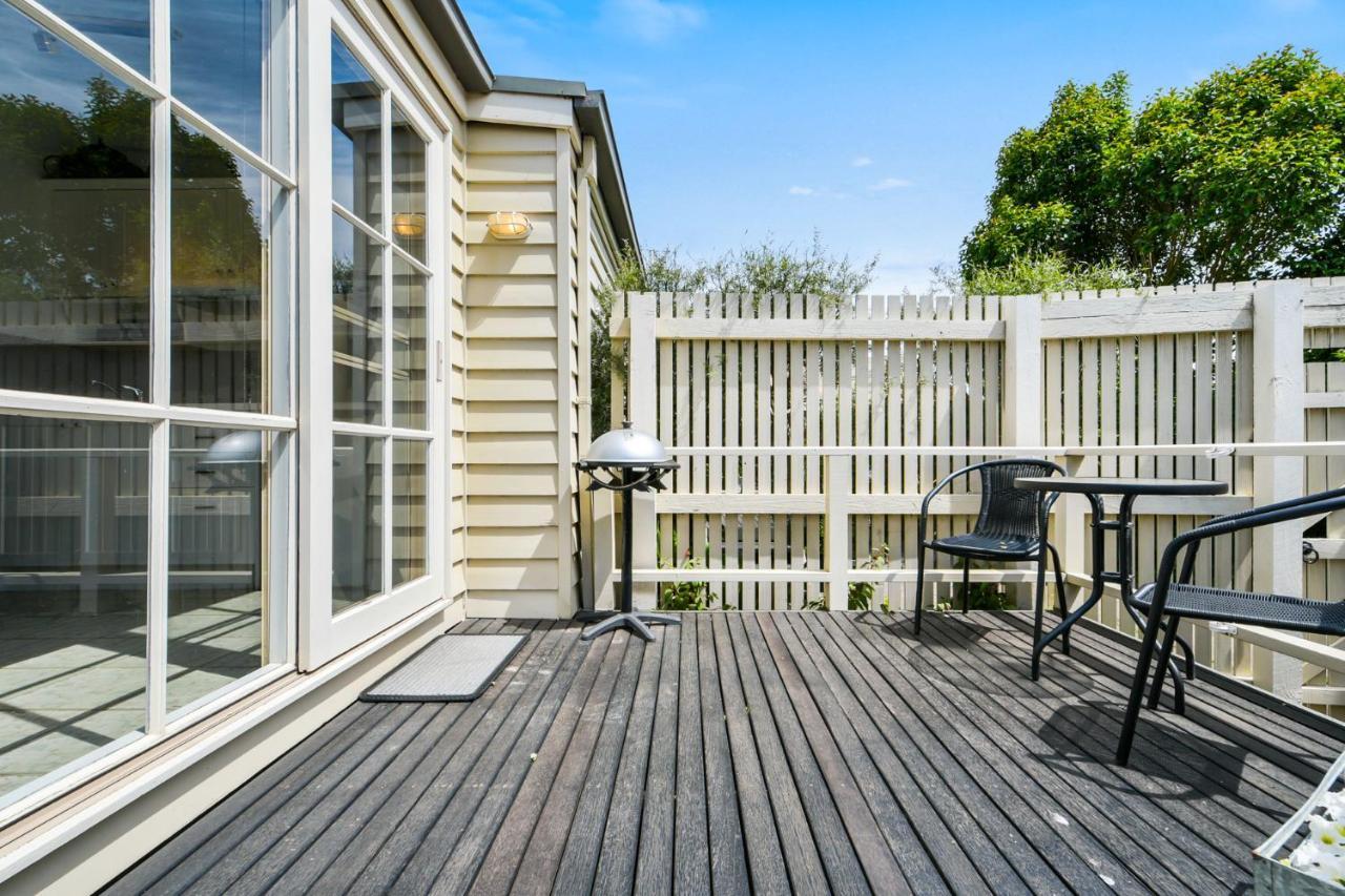 Creek Cottage Bed And Breakfast Traralgon Exteriör bild