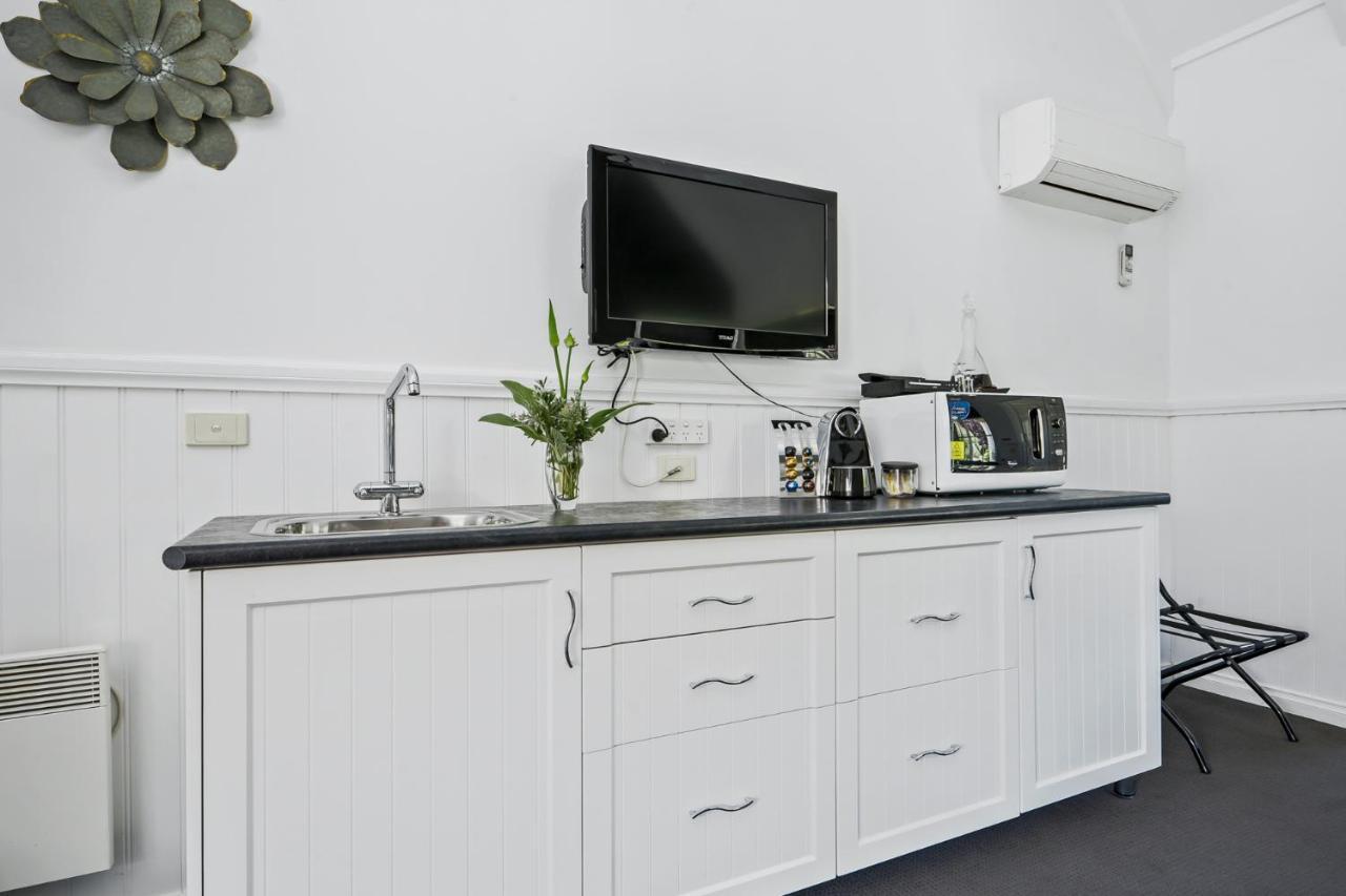 Creek Cottage Bed And Breakfast Traralgon Exteriör bild