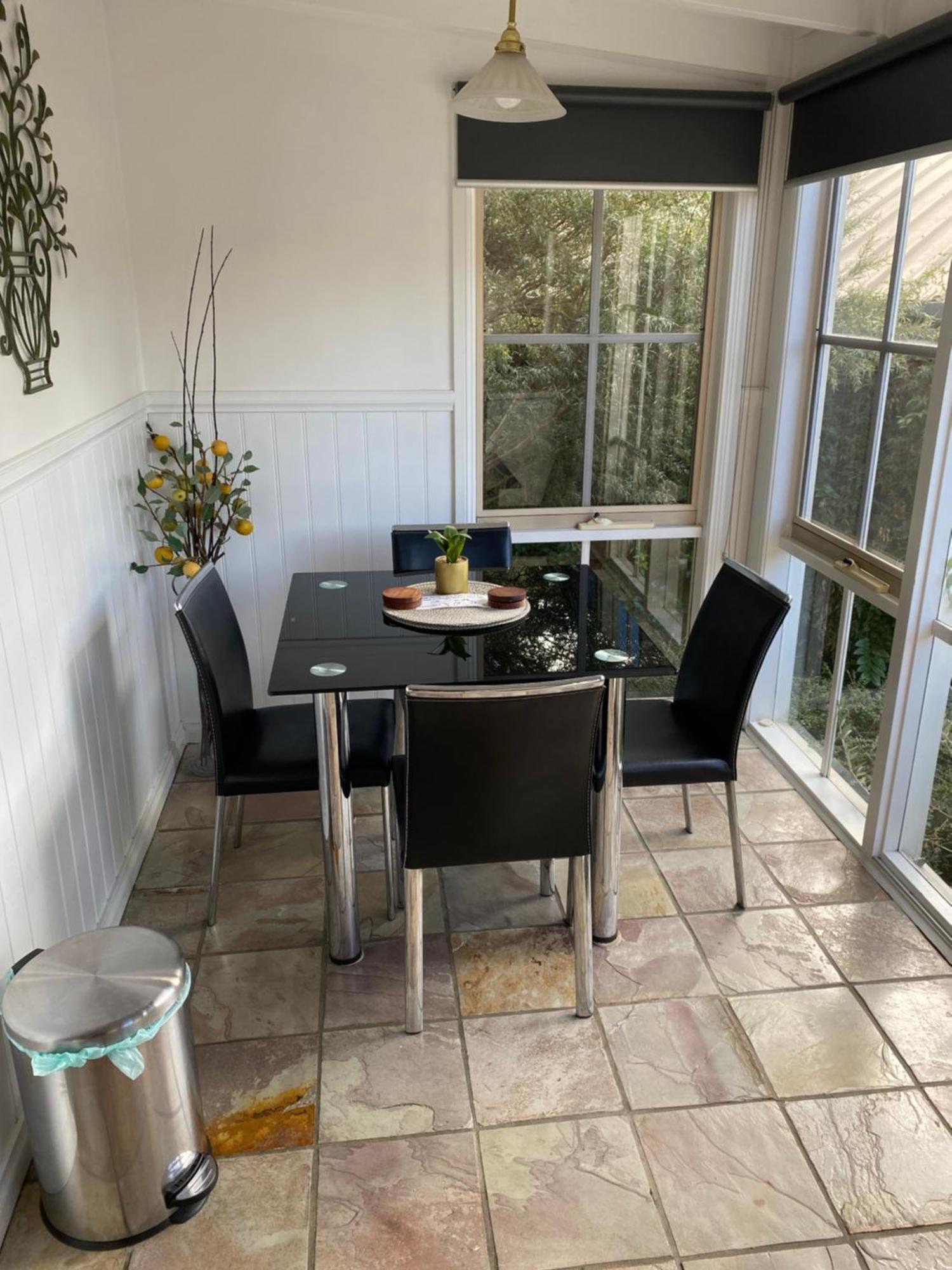 Creek Cottage Bed And Breakfast Traralgon Exteriör bild